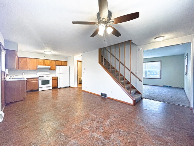 Photo - 666 Illinois Ave Unit Apt A