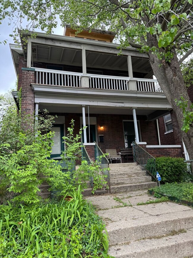 1766-1768 Oak St - 1766-1768 Oak St Apartment Unit 1766 Oak Street