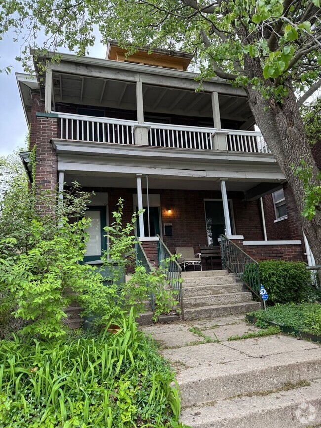 Building Photo - 1766-1768-1768 Oak St Unit 1766 Oak Street Rental