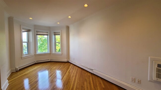 Building Photo - 955 JFK Blvd E Unit 2