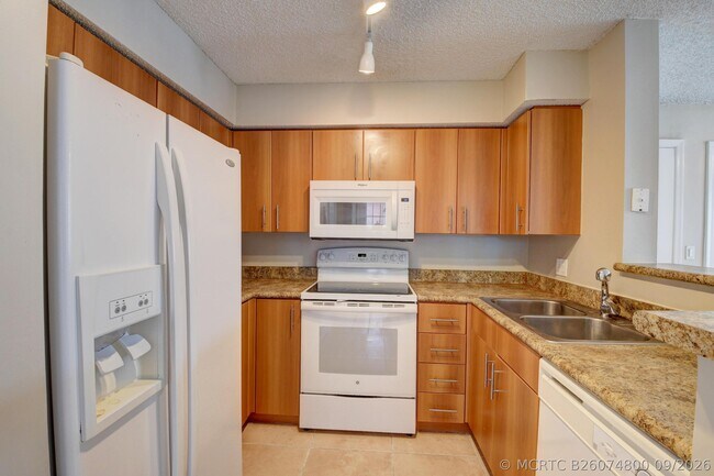 Photo - 1365 Crystal Way Unit A