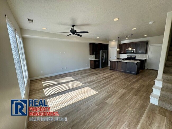 Photo - 855 S Black Alder Dr