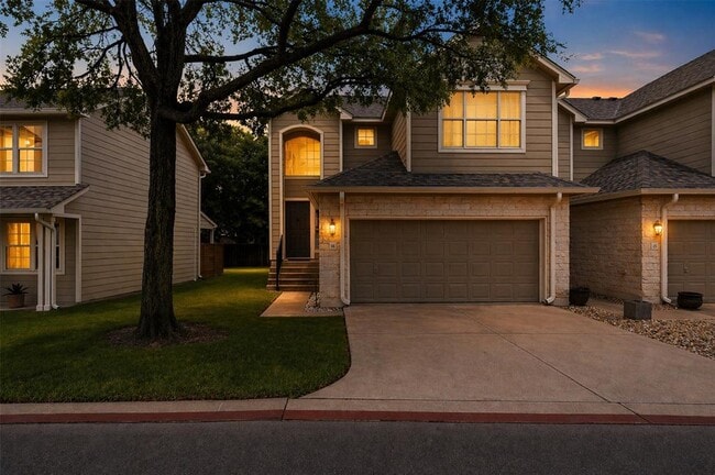 Building Photo - 2632 Century Park Blvd Unit 16