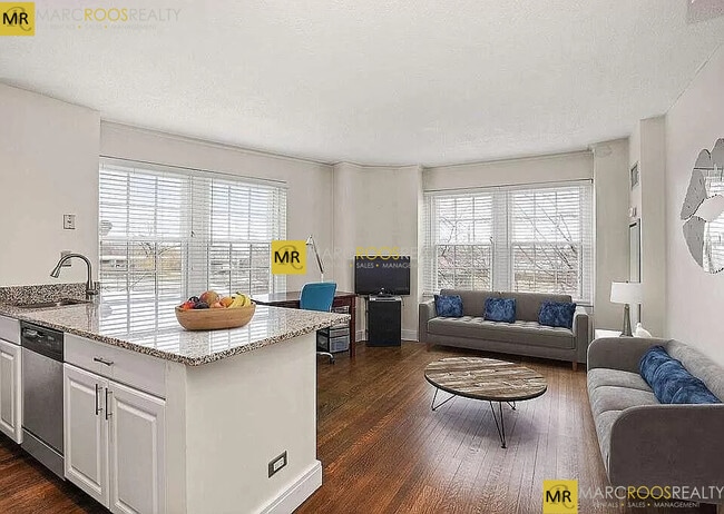 Photo - 534 Beacon St Unit 305