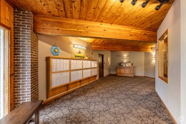 Photo - White Bear Royal