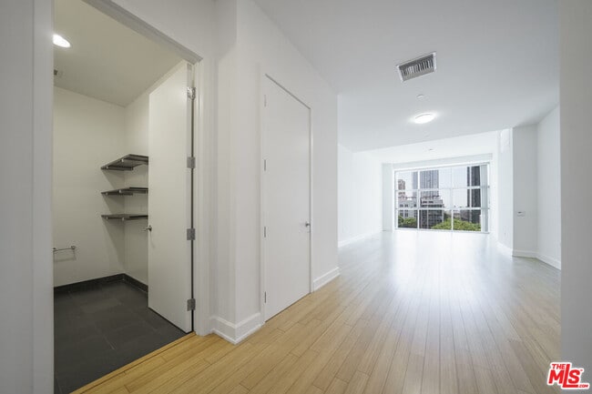 Photo - 3223 W 6th St Unit 605