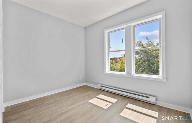 Photo - 25 Whittier St