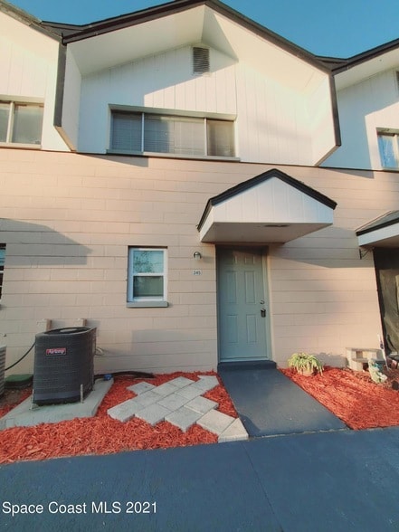 Building Photo - 1711 Dixon Blvd Unit 245