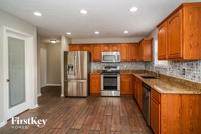 2323 S Moeller Cir