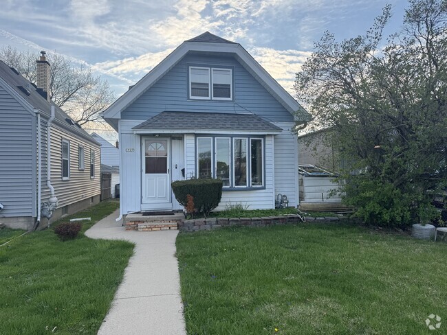 Building Photo - 3927 S Clement Ave Rental