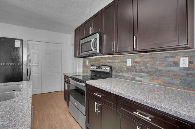510 N 69th Ave