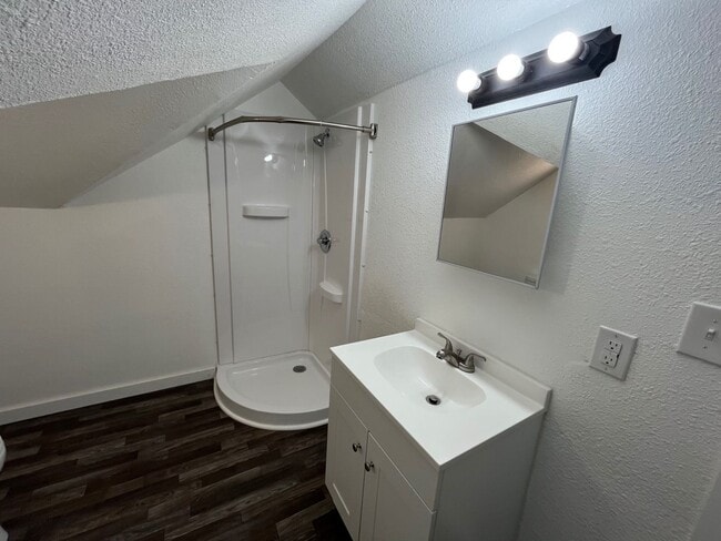 Photo - 121 W 13th St Unit Apt 2