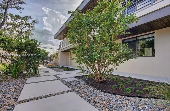 Photo - 1273 NE 38th St Unit 3