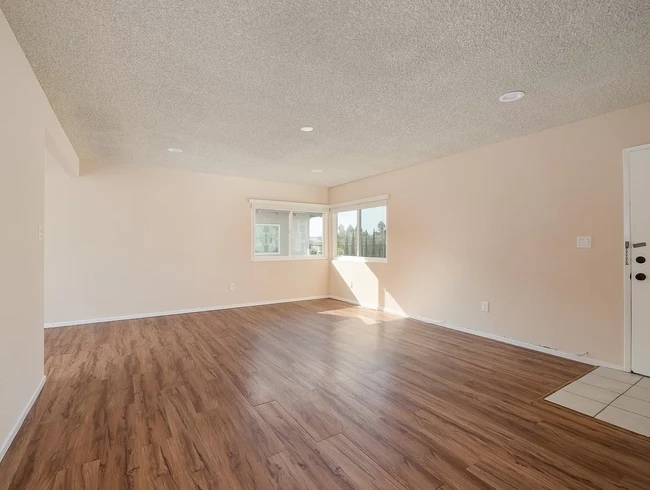 Photo - 2302 Aviation Blvd Unit B