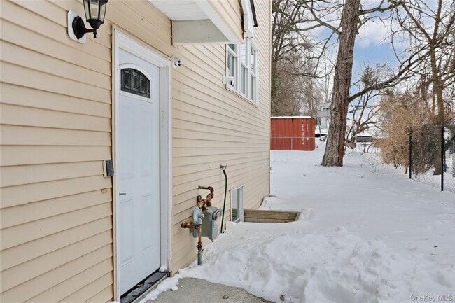 Building Photo - 160 Saddle River Rd Unit B