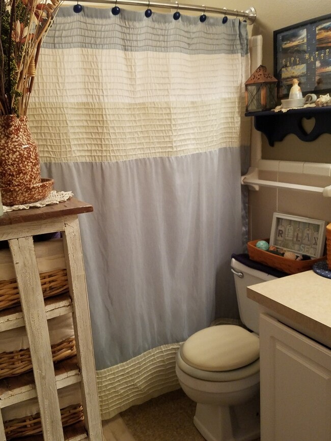 Bathroom - 907 La Tourrette Ct