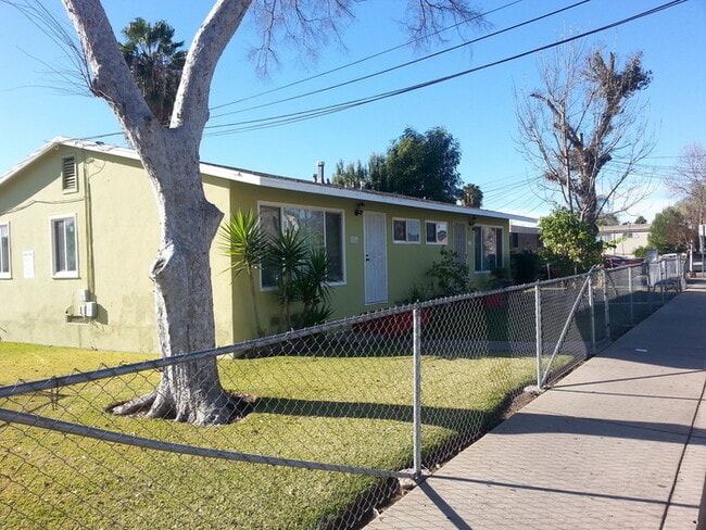 Building Photo - Charming duplex with garage in La Mesa!
