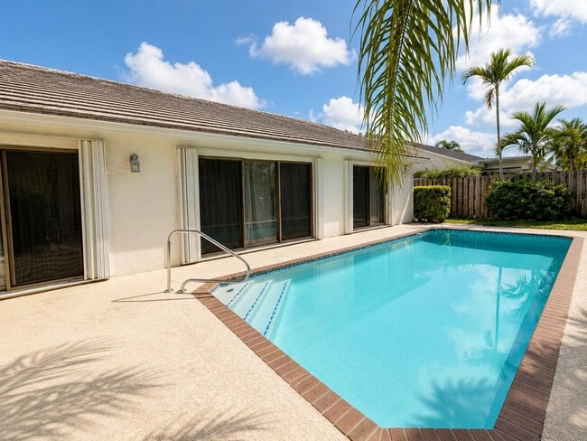 Photo - 400 Sequoia Ln