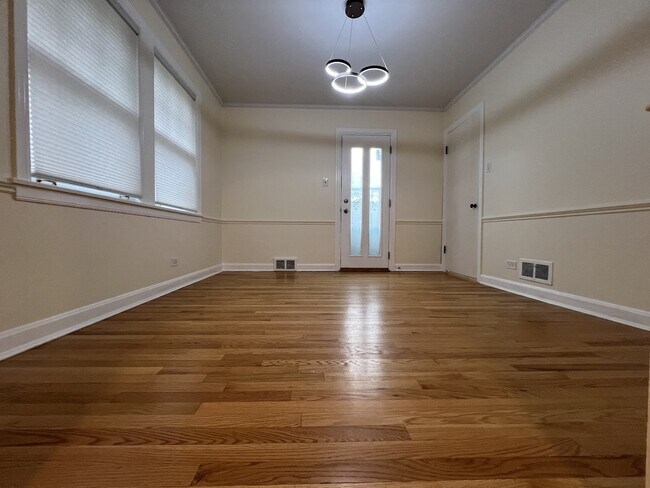 Photo - 5205 W Foster Ave