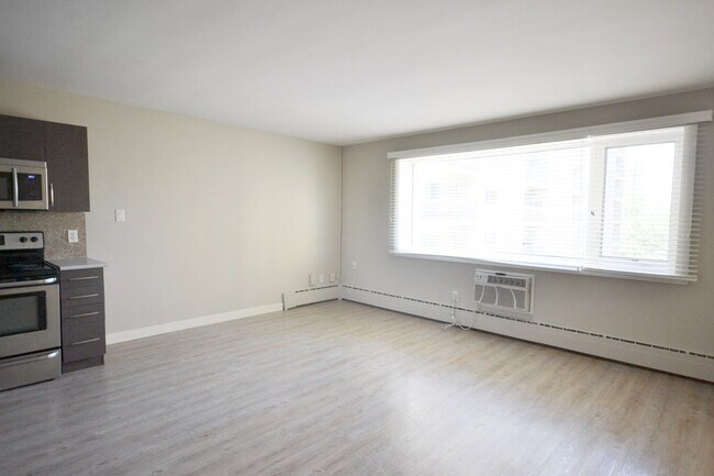 Photo - Wilmot Park Plaza