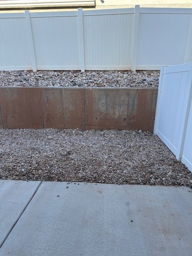 Photo - Amazing 3 bed, 2.5 bath with 2 car garage townhome!