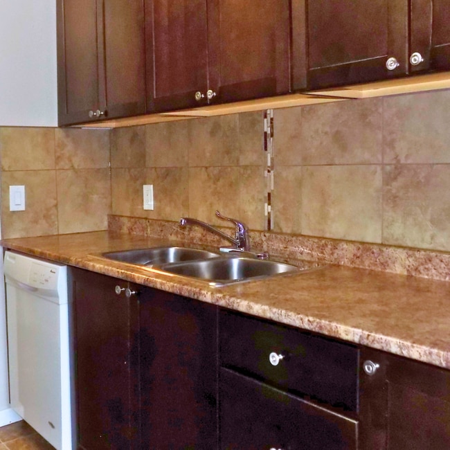 Photo - 8111-8196 96 St