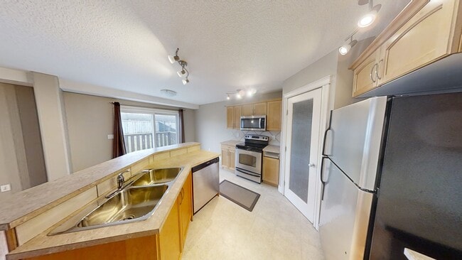 Photo - 9062-9131 131 Ave