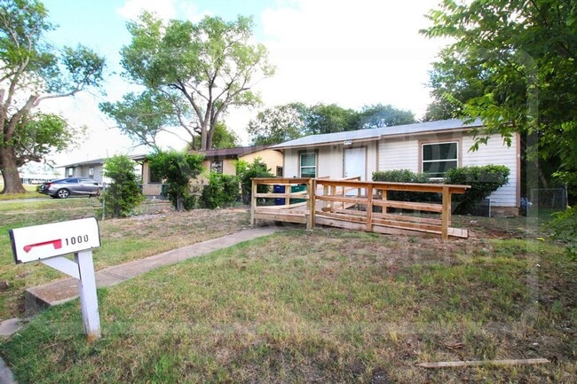 Photo - 1000 Morris Dr