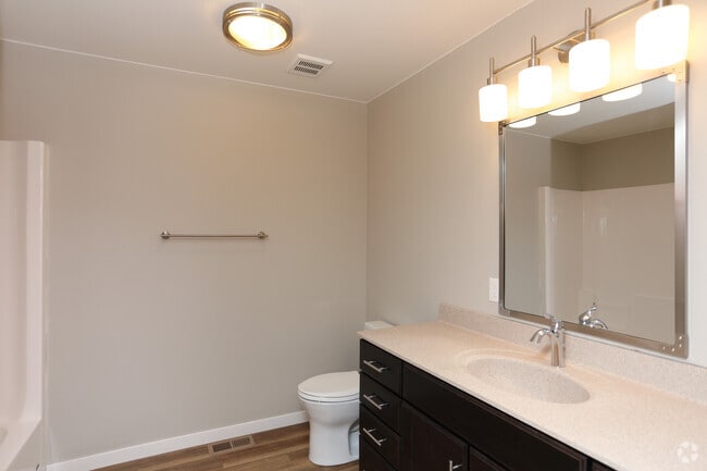 3BR, 2BA - 1,969 SF