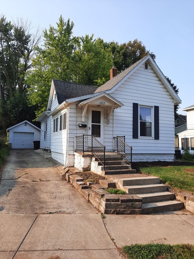 Photo - 1615 Ferry St