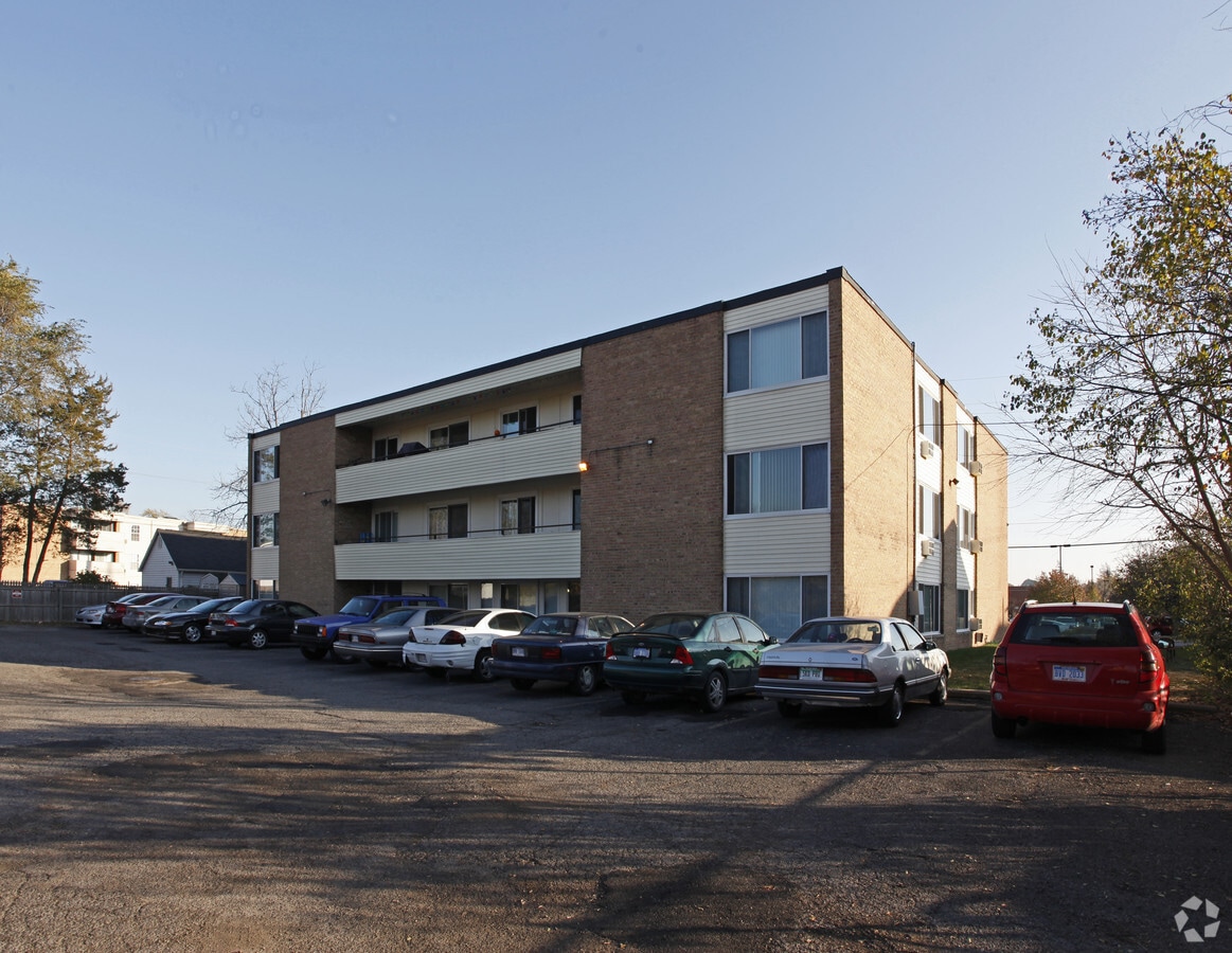 Renaissance Apartments - Renaissance Apartments