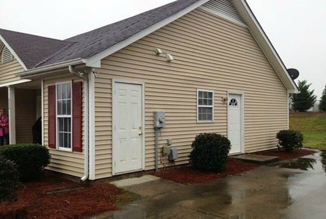 Photo - ****READY TO MOVE IN****