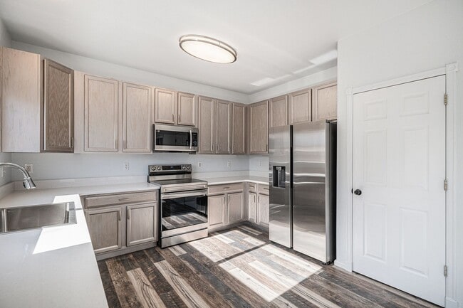 Photo - 8303 S Pierce Way