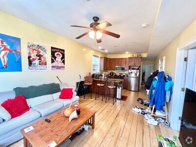Building Photo - 731 Parker St Unit 2 Rental