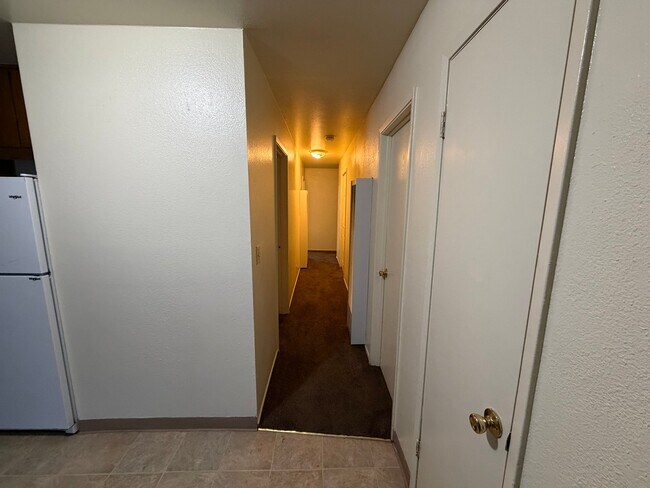 Photo - 122 Frisbie St