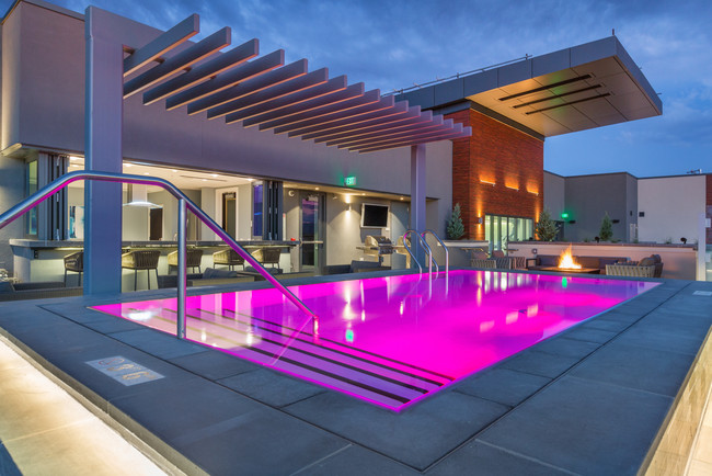 Roof top pool