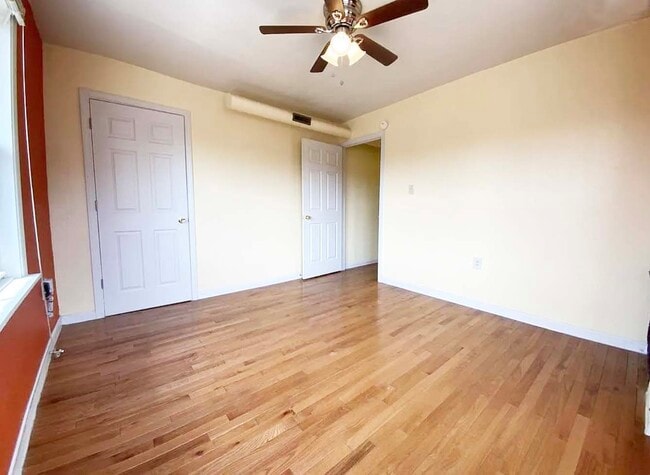 Photo - 221 Sterrett St