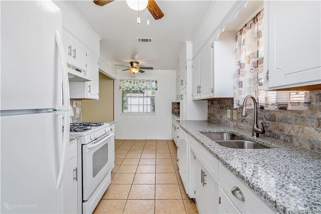 Photo - Updated 3 bed/ 2 bath home in South Bossier