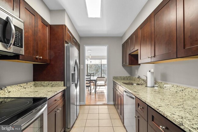 2501 Calvert St NW Unit 409
