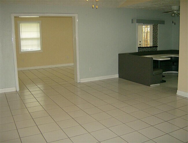 Photo - 5815 Farwell Dr