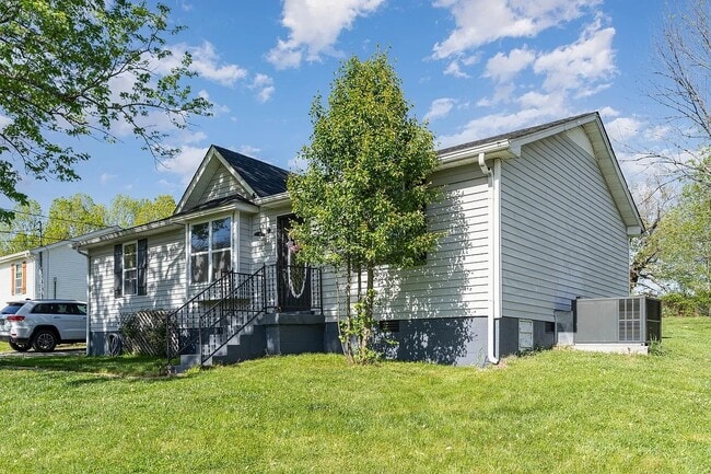 Photo - 225 Allen St