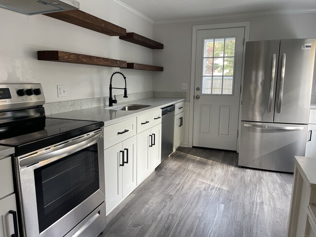 Photo - 2 Simscroft Pl