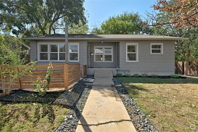Building Photo - 1203 W 40th St Rental