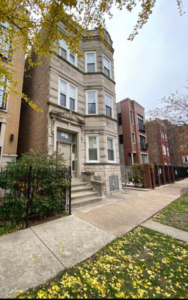 Building Photo - 2641 W Harrison St Unit 3R