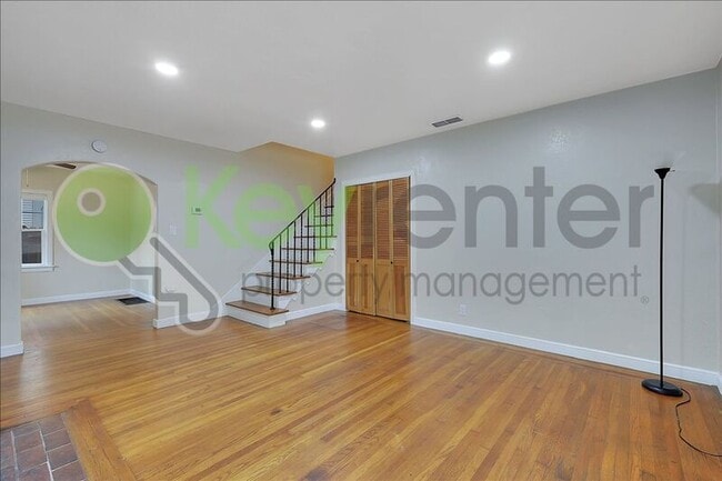 Photo - 2400 27th St