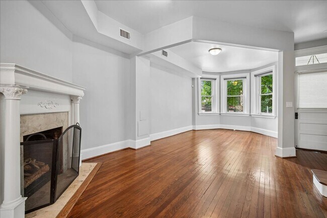 Photo - 3211 11th St NW Unit 1