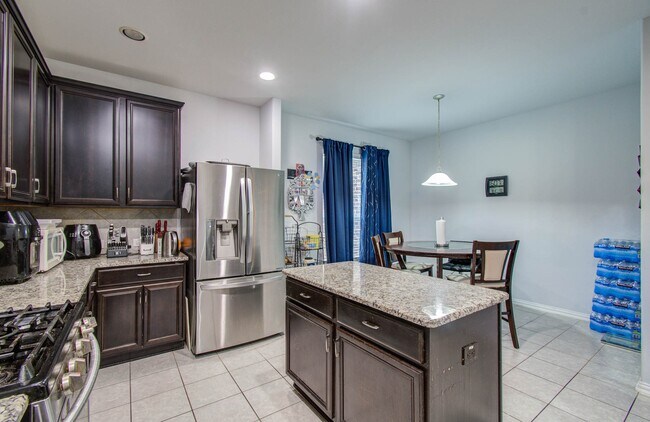 Photo - 318 Bolton Dr