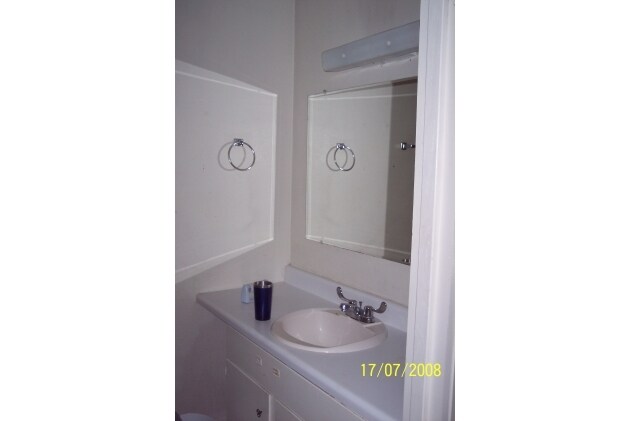Bathroom - Castlewood Apartments
