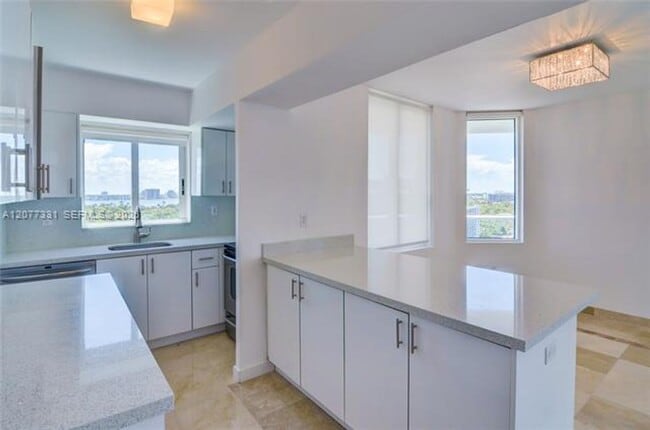 Photo - 5900 Collins Ave