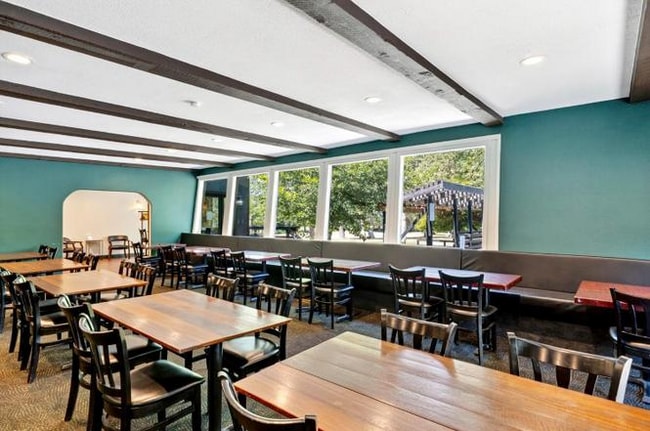 Photo - 16451 Golf Rd